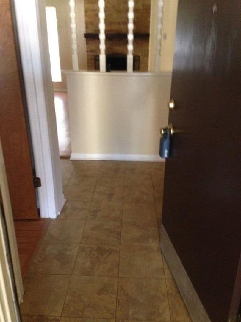 Round Rock Apartment: 1305 Glenda Dr.