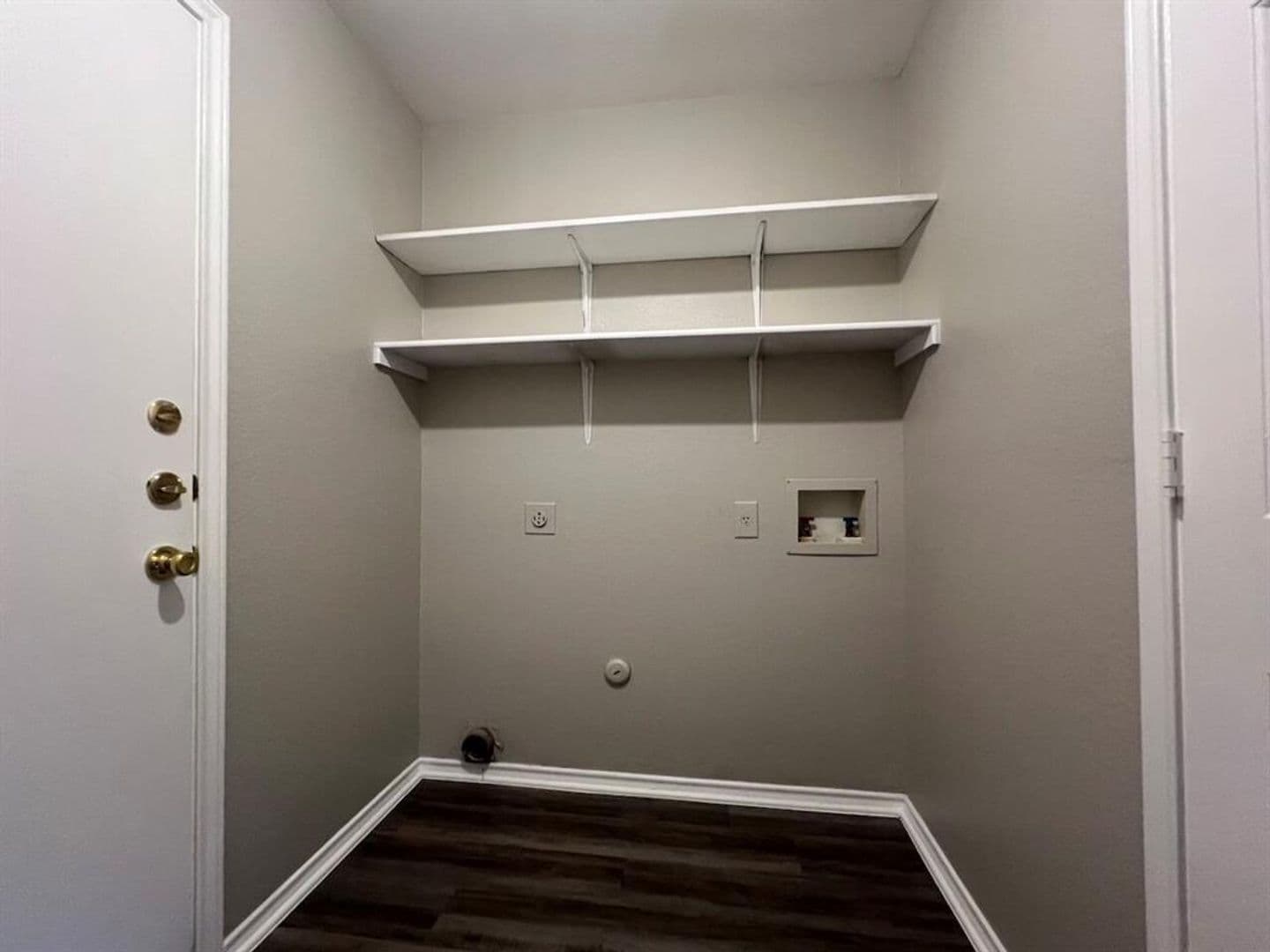 Del Valle House: 13120 Dearbonne Dr