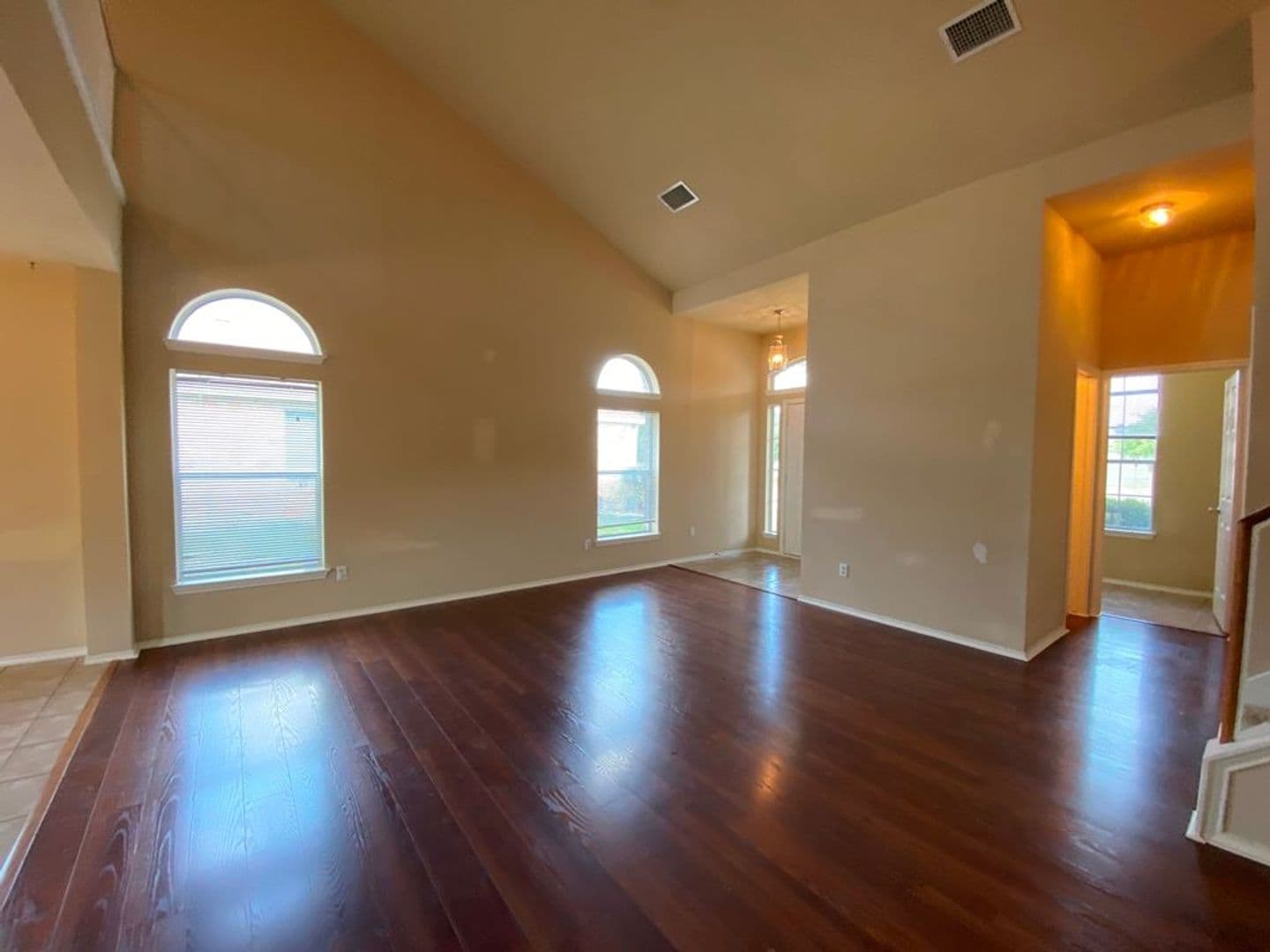 Leander House: 1005 Gentry Dr.