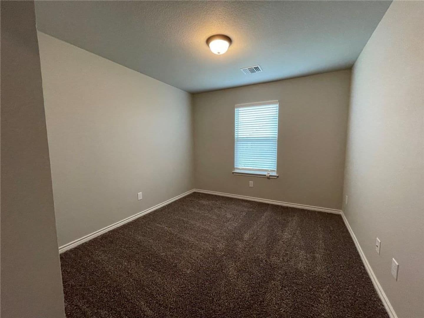 Temple House: 806 Hollyhock Dr