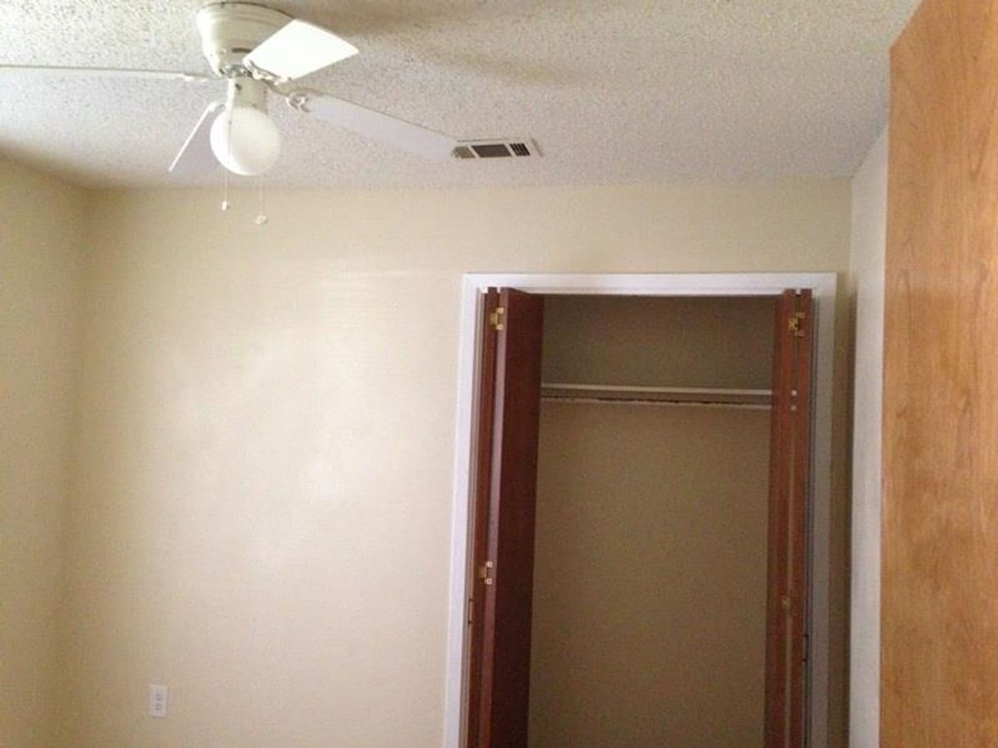 Round Rock Apartment: 1305 Glenda Dr.