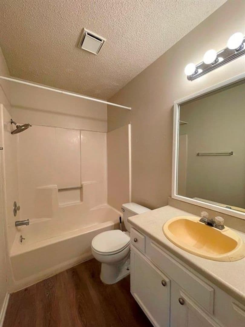 Austin House: 16719 Whitebrush Loop