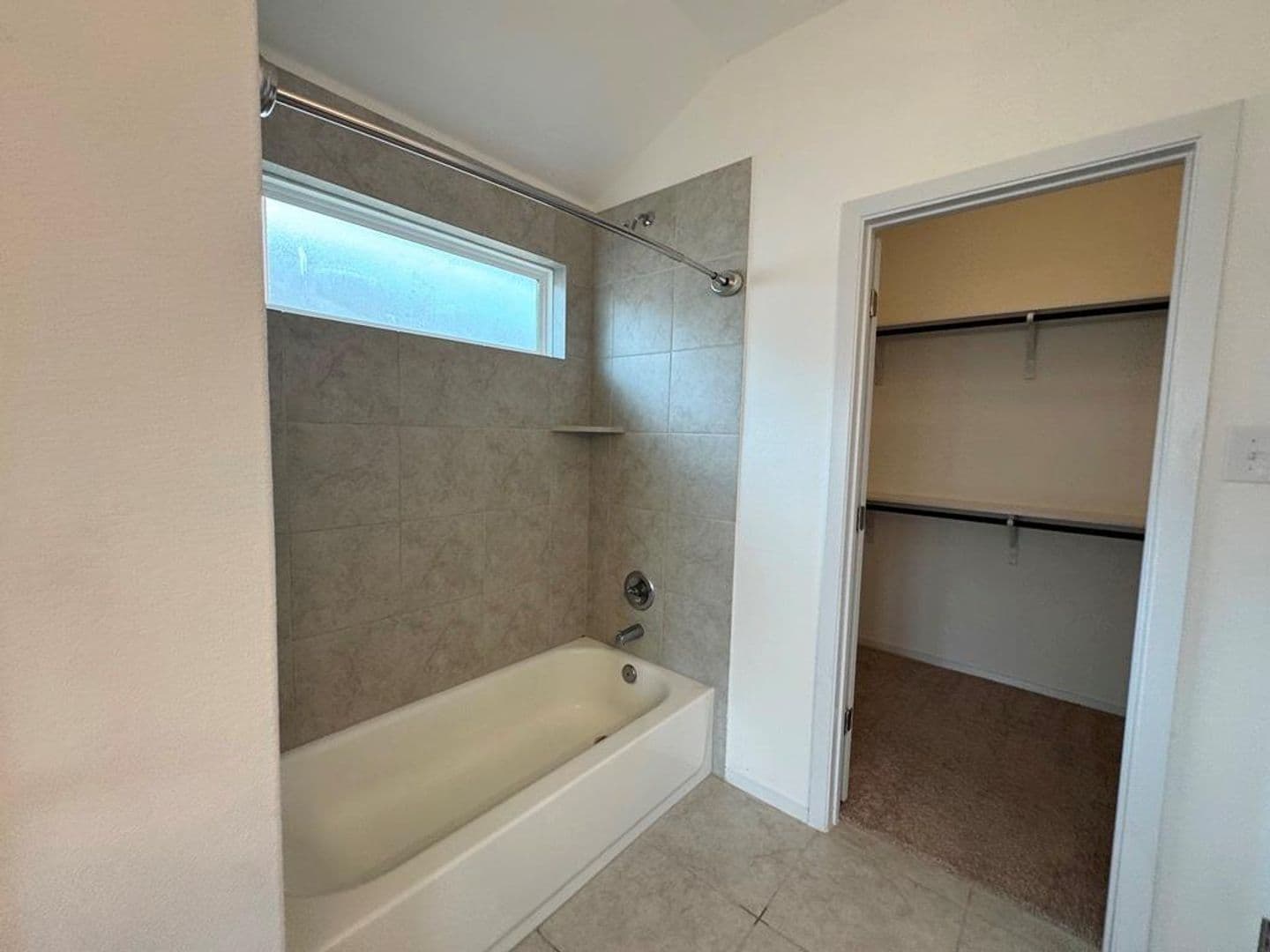 Bastrop House: 106 Watercourse Way