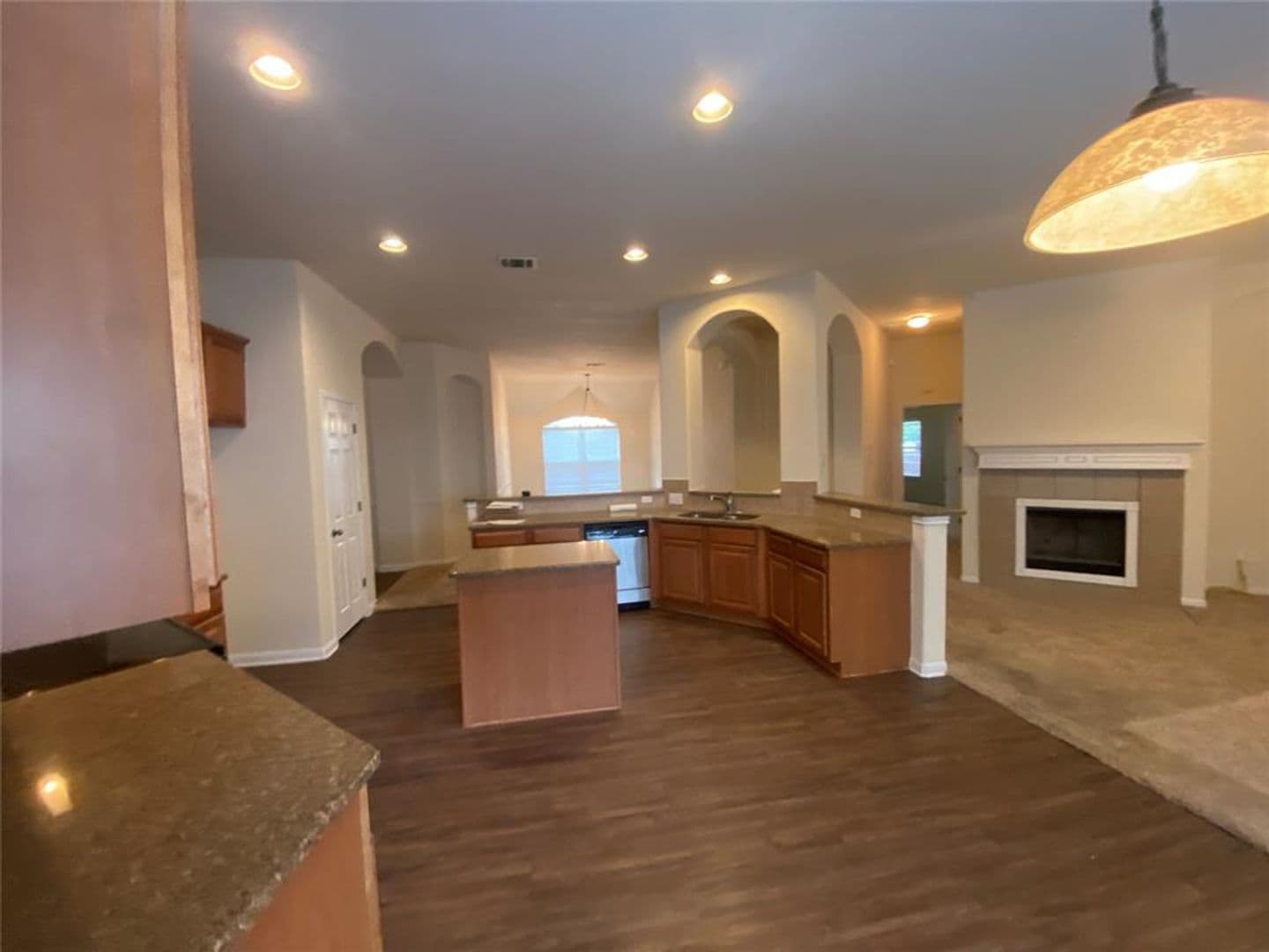 Round Rock House: 1002 Mesquite Hollow Pl.