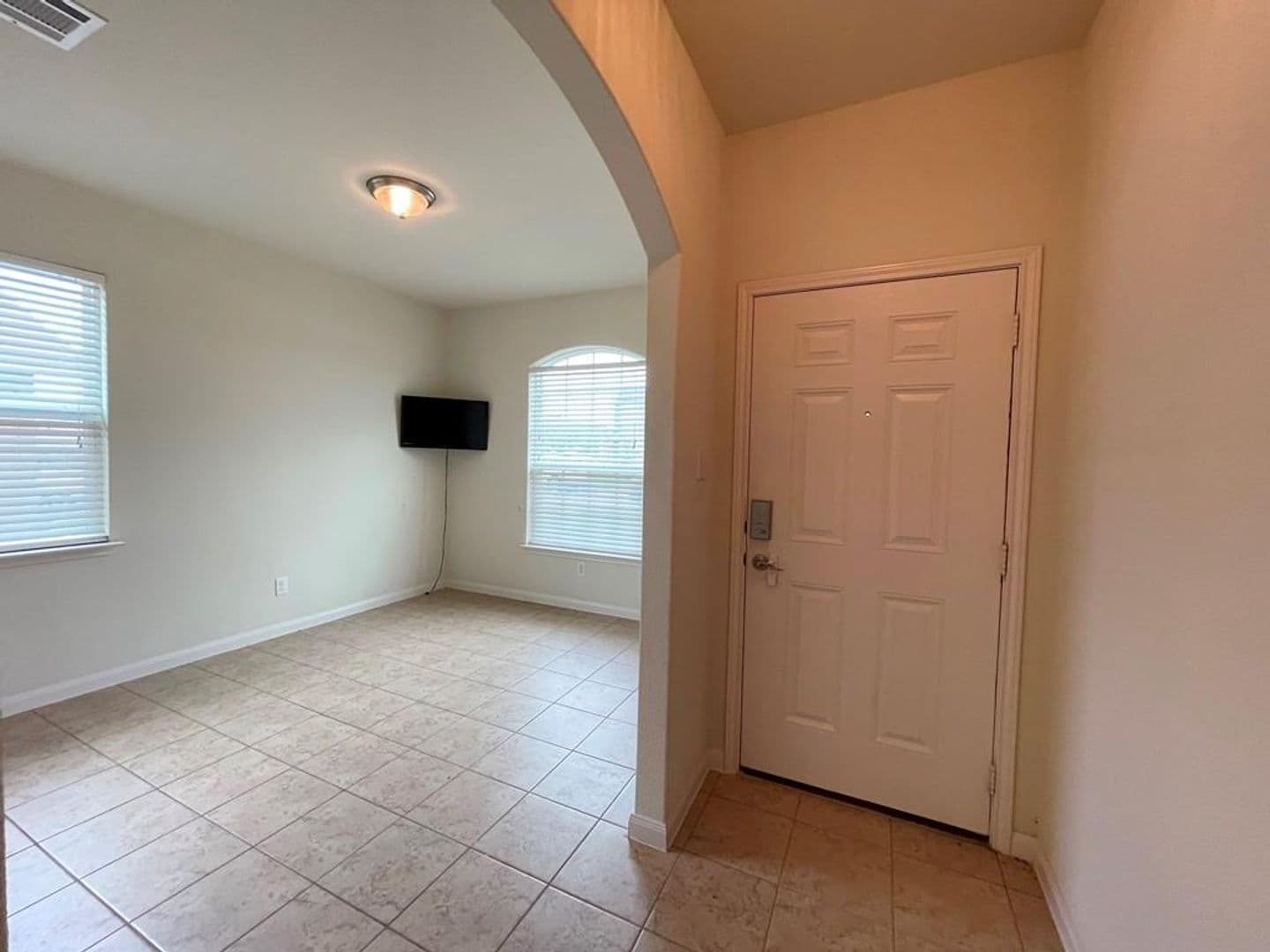 Jarrell House: 408 Farmer Ln