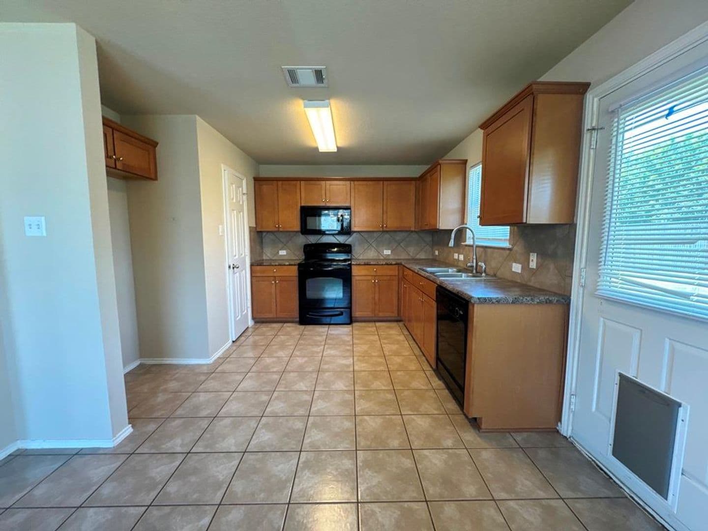 Leander House: 1005 Gentry Dr.
