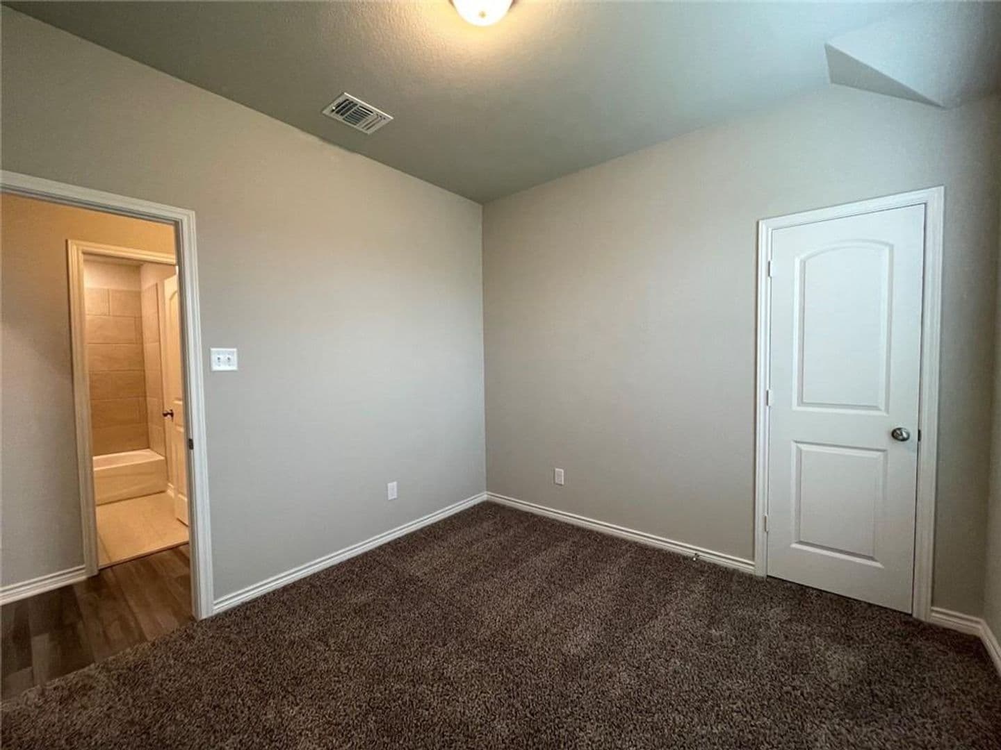 Temple House: 806 Hollyhock Dr