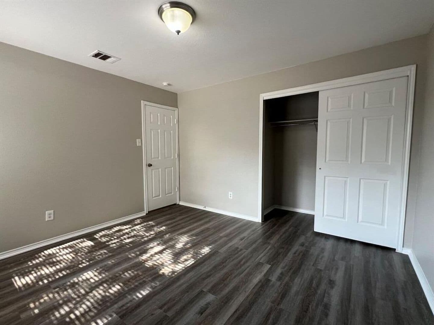 Del Valle House: 13120 Dearbonne Dr
