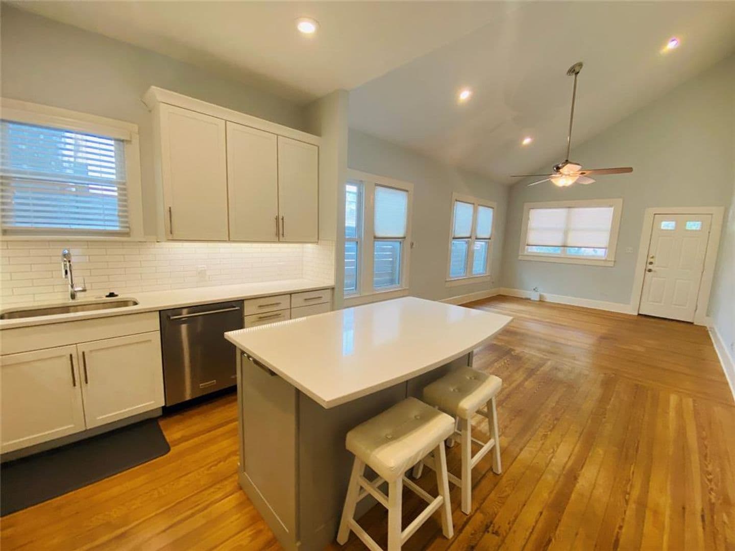 Austin House: 521 E Live Oak St