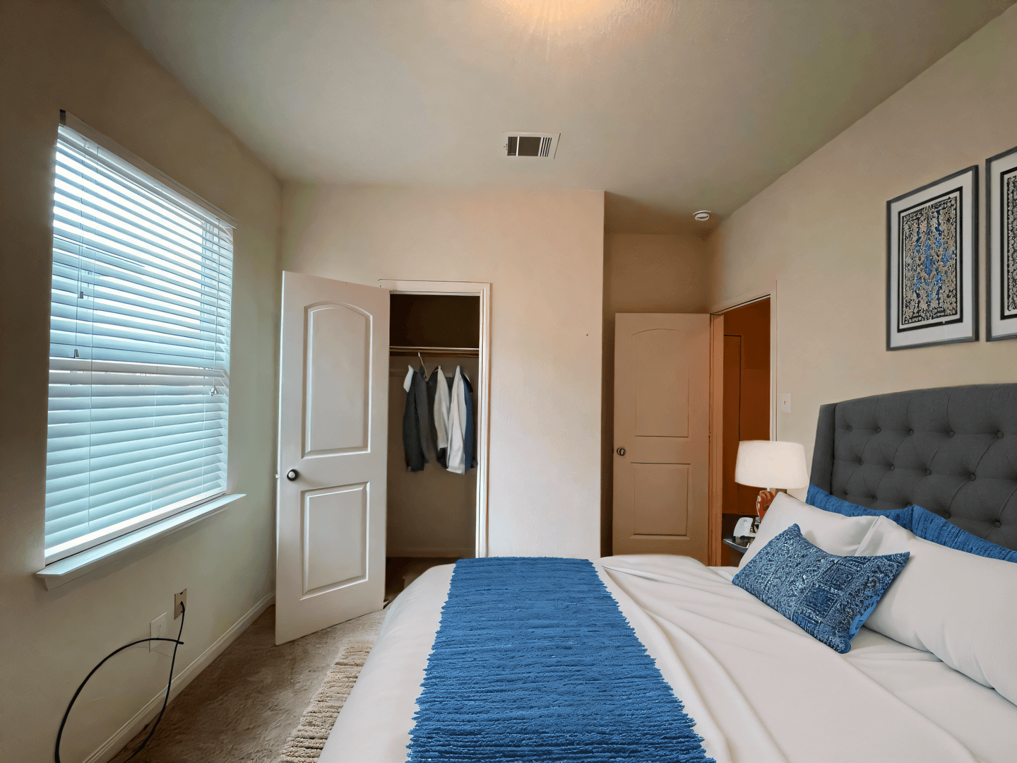 Jarrell House: 408 Farmer Ln