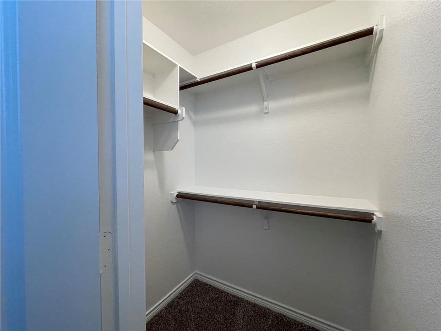 Temple House: 806 Hollyhock Dr