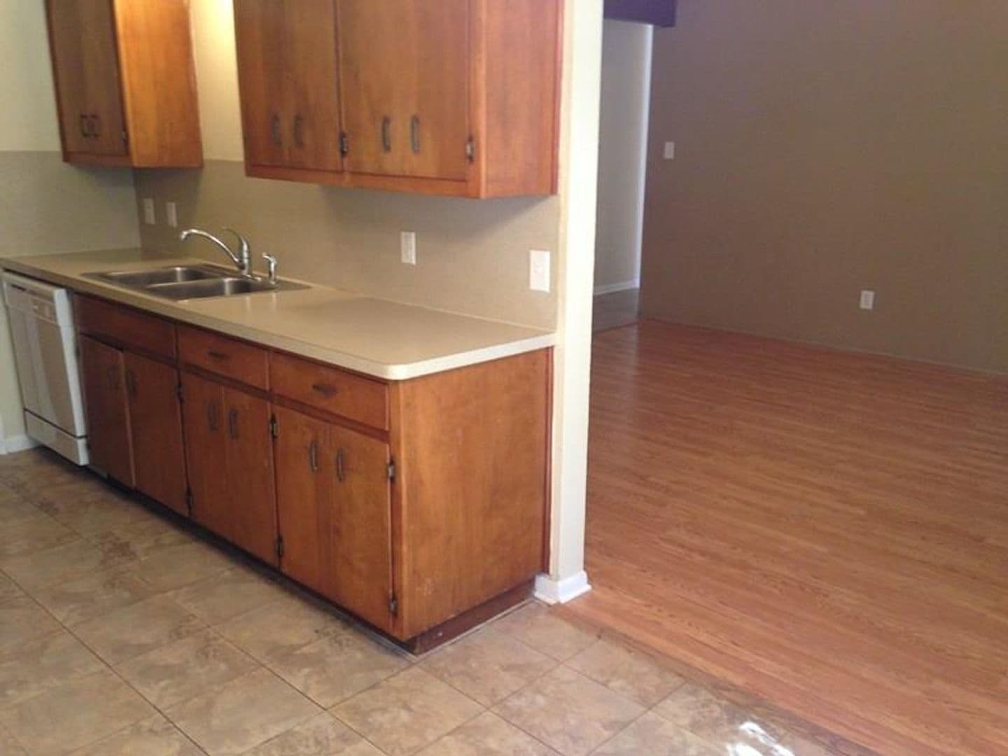 Round Rock Apartment: 1305 Glenda Dr.