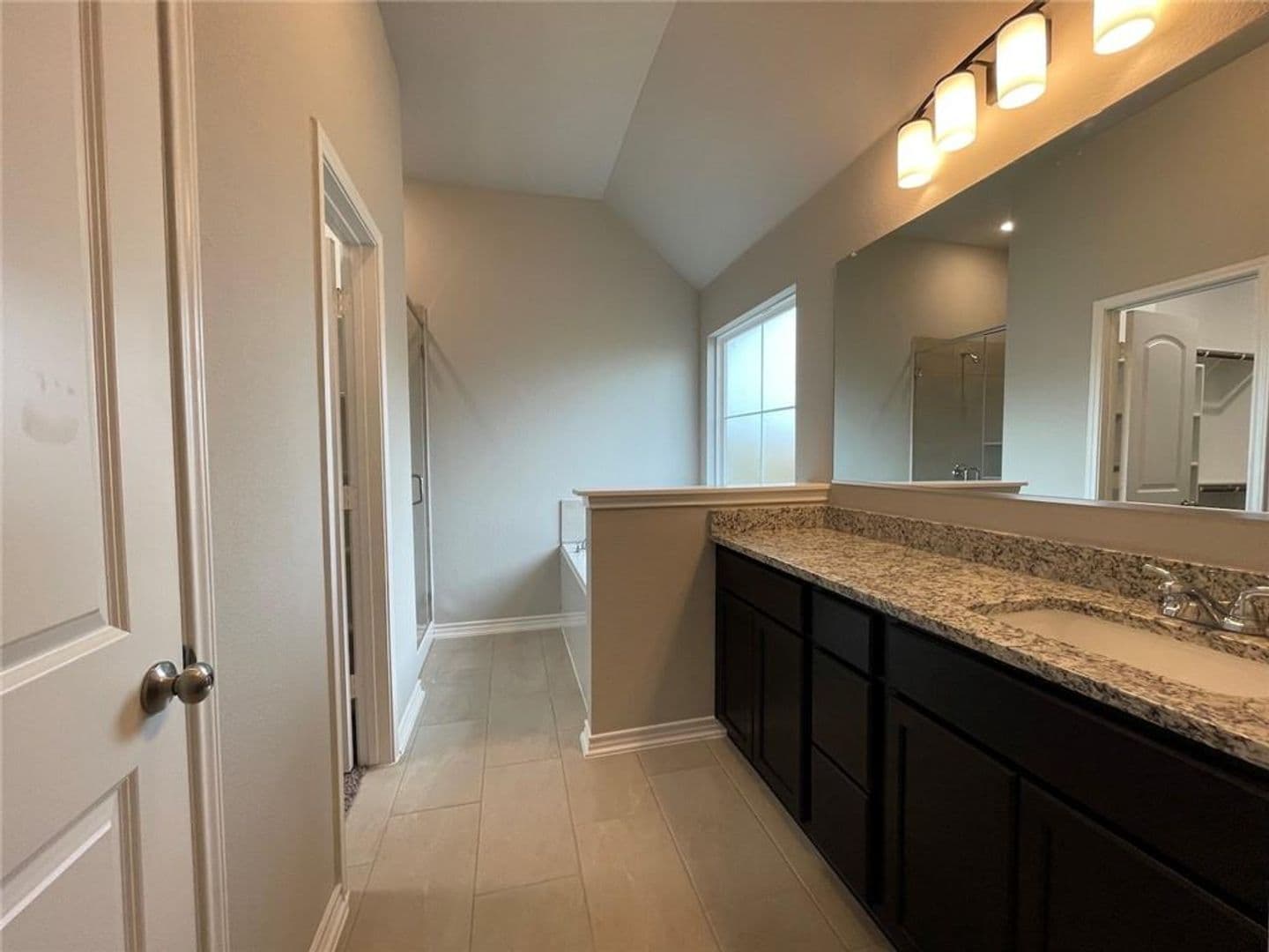 Temple House: 806 Hollyhock Dr