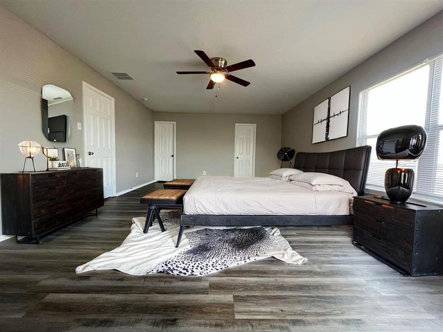 Del Valle House: 13120 Dearbonne Dr