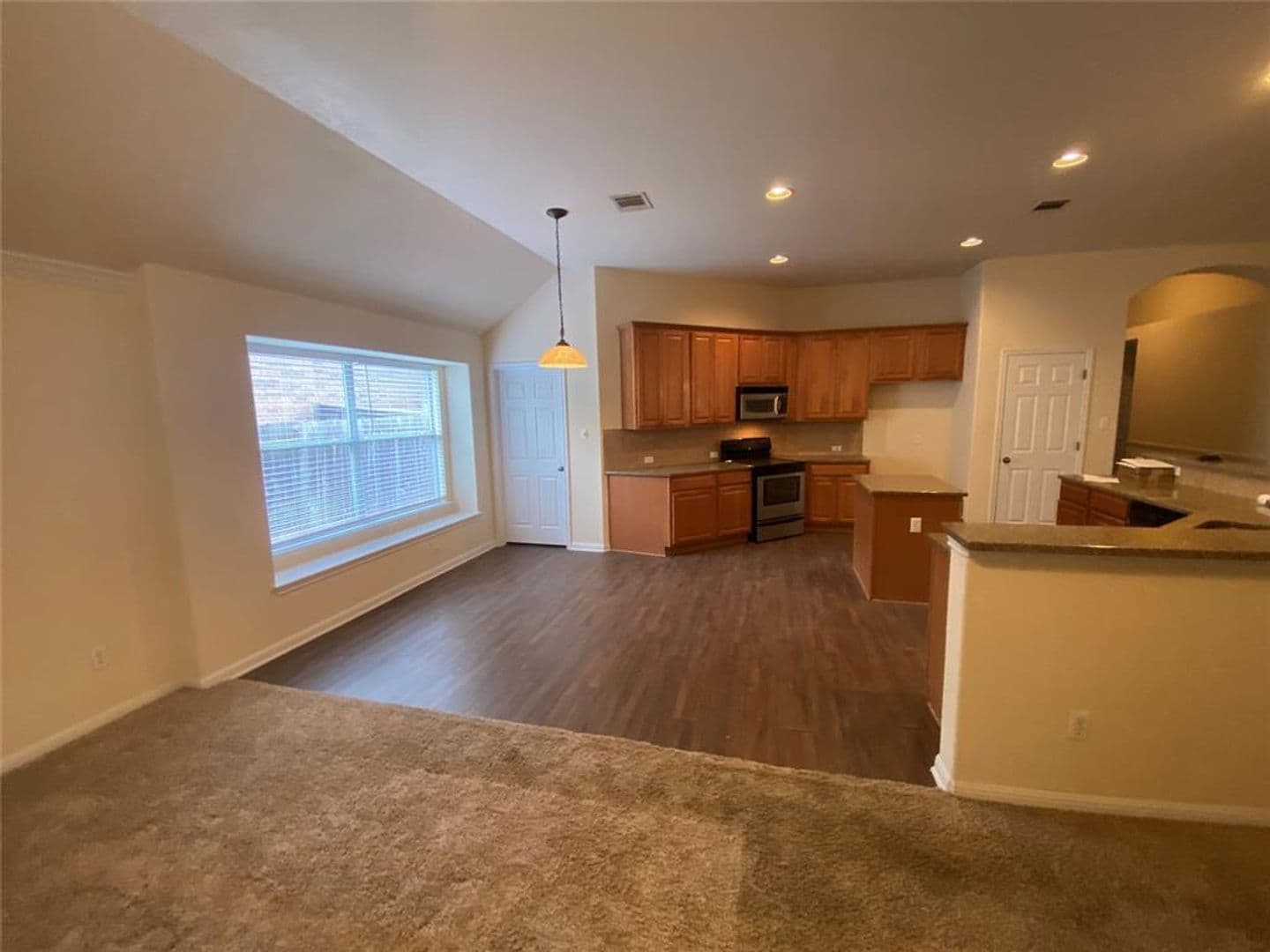 Round Rock House: 1002 Mesquite Hollow Pl.
