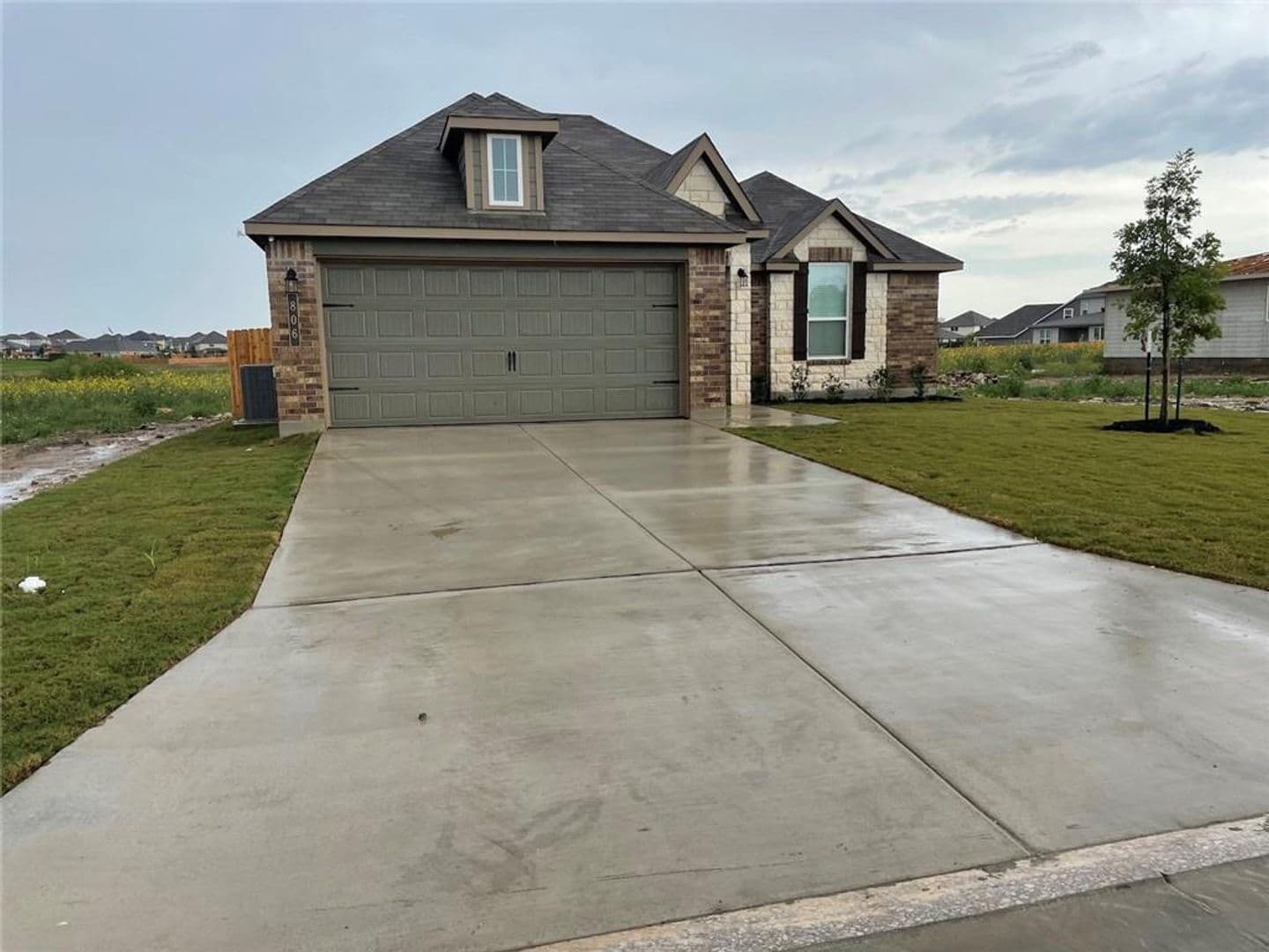 Temple House: 806 Hollyhock Dr