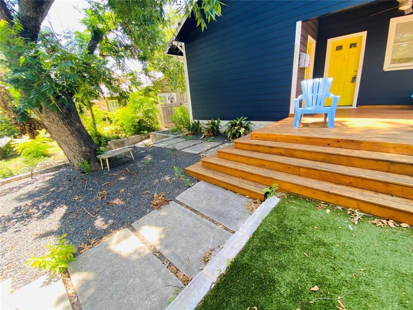 Austin House: 521 E Live Oak St