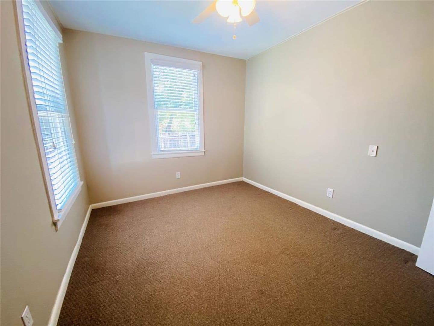 Austin House: 521 E Live Oak St