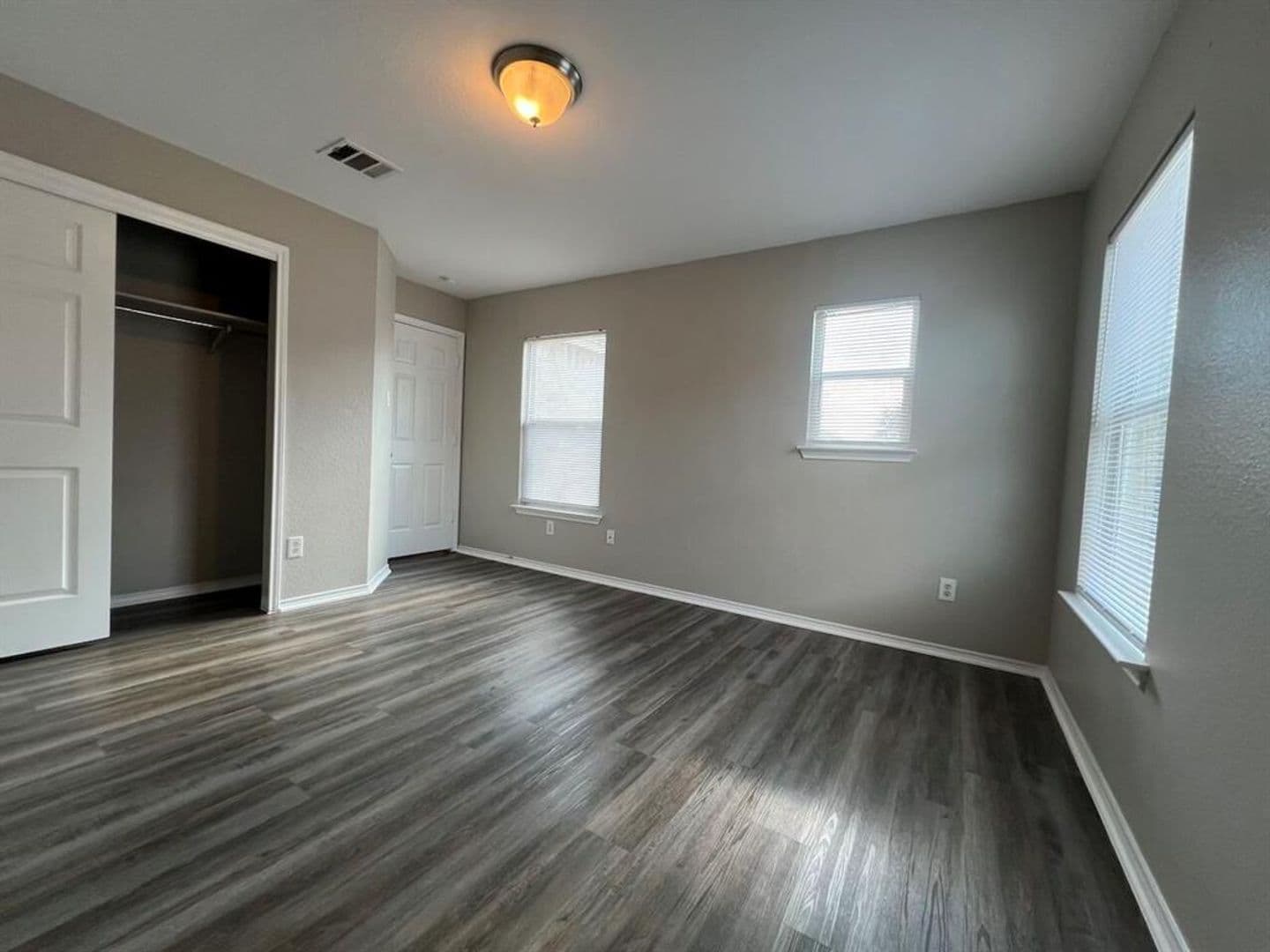 Del Valle House: 13120 Dearbonne Dr