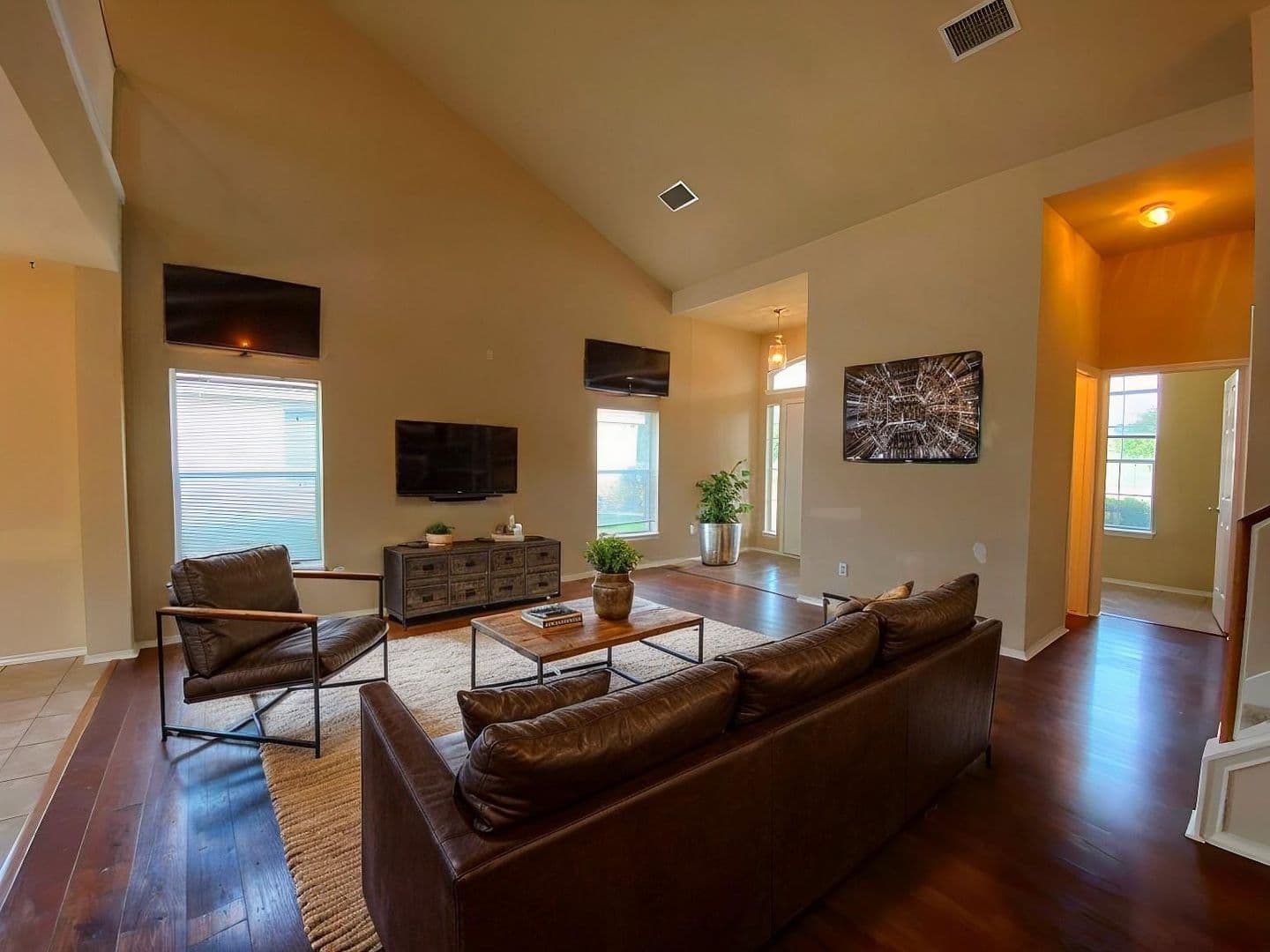 Leander House: 1005 Gentry Dr.