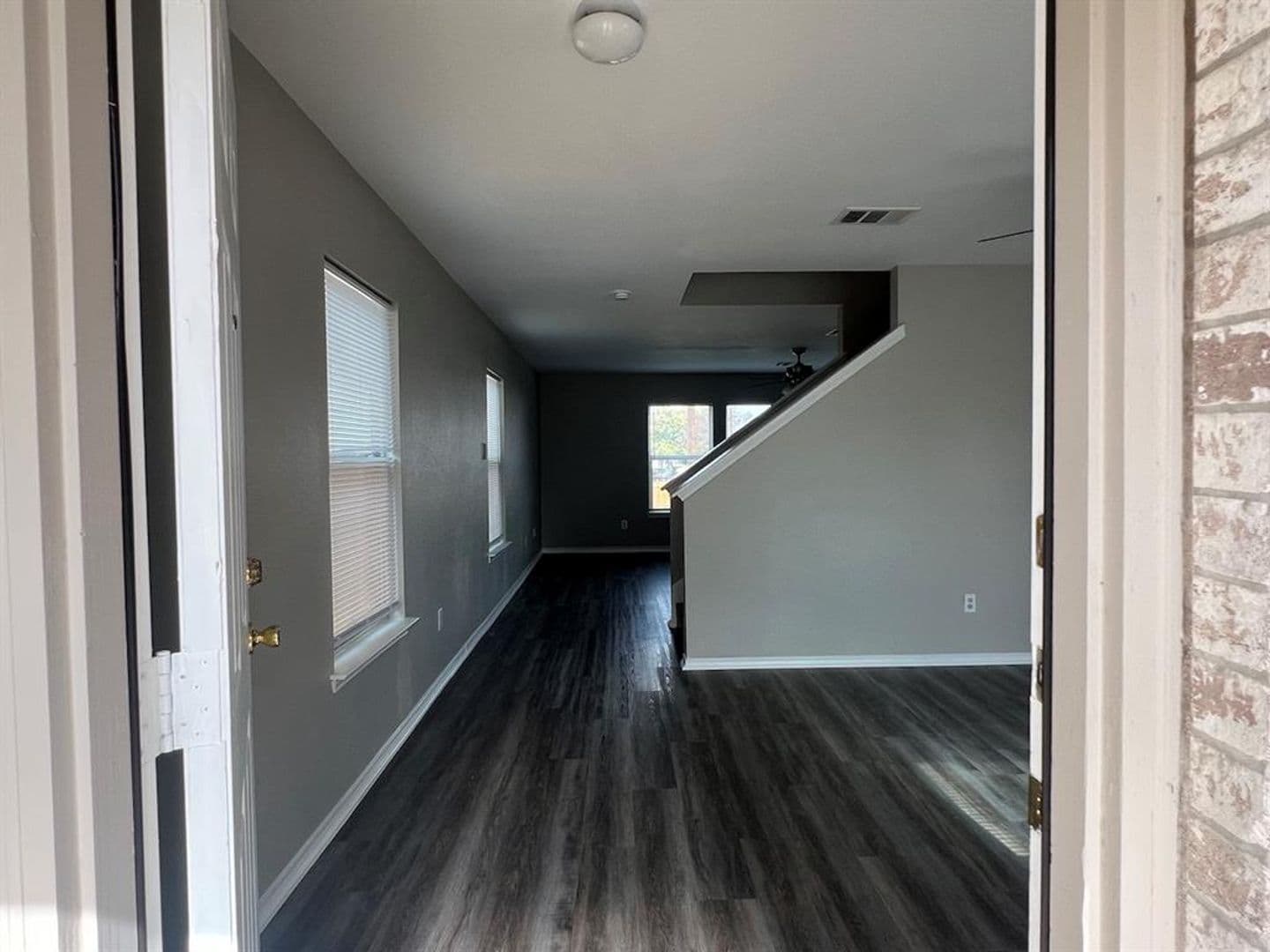 Del Valle House: 13120 Dearbonne Dr