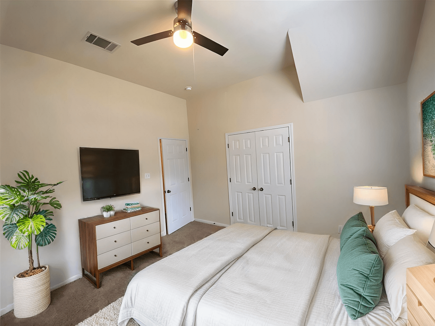 Round Rock House: 1002 Mesquite Hollow Pl.