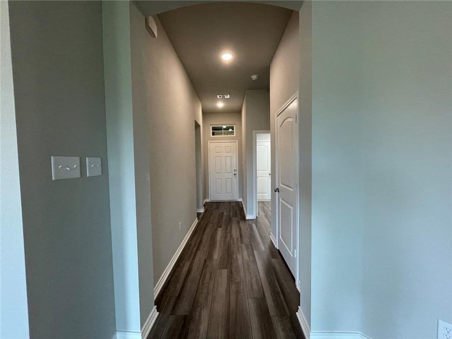 Temple House: 806 Hollyhock Dr