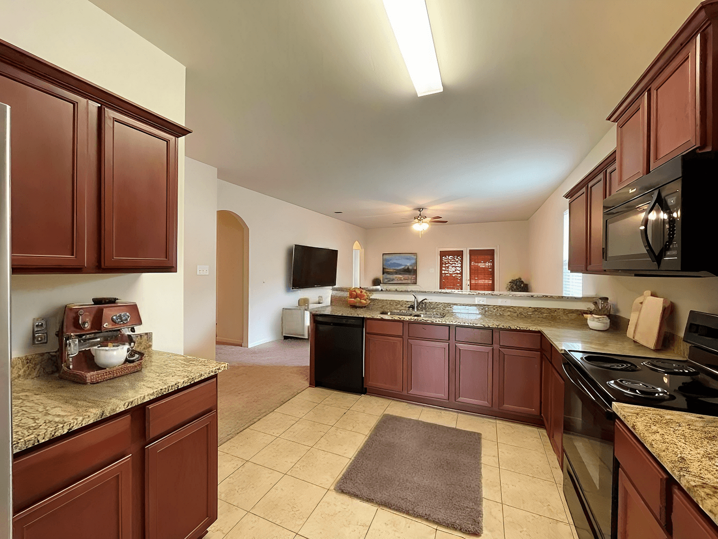Jarrell House: 408 Farmer Ln