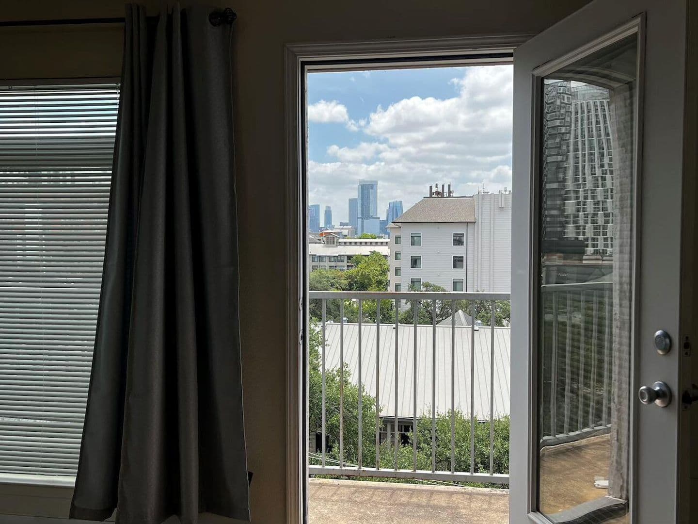 Austin Condo: 910 W 25TH St #607