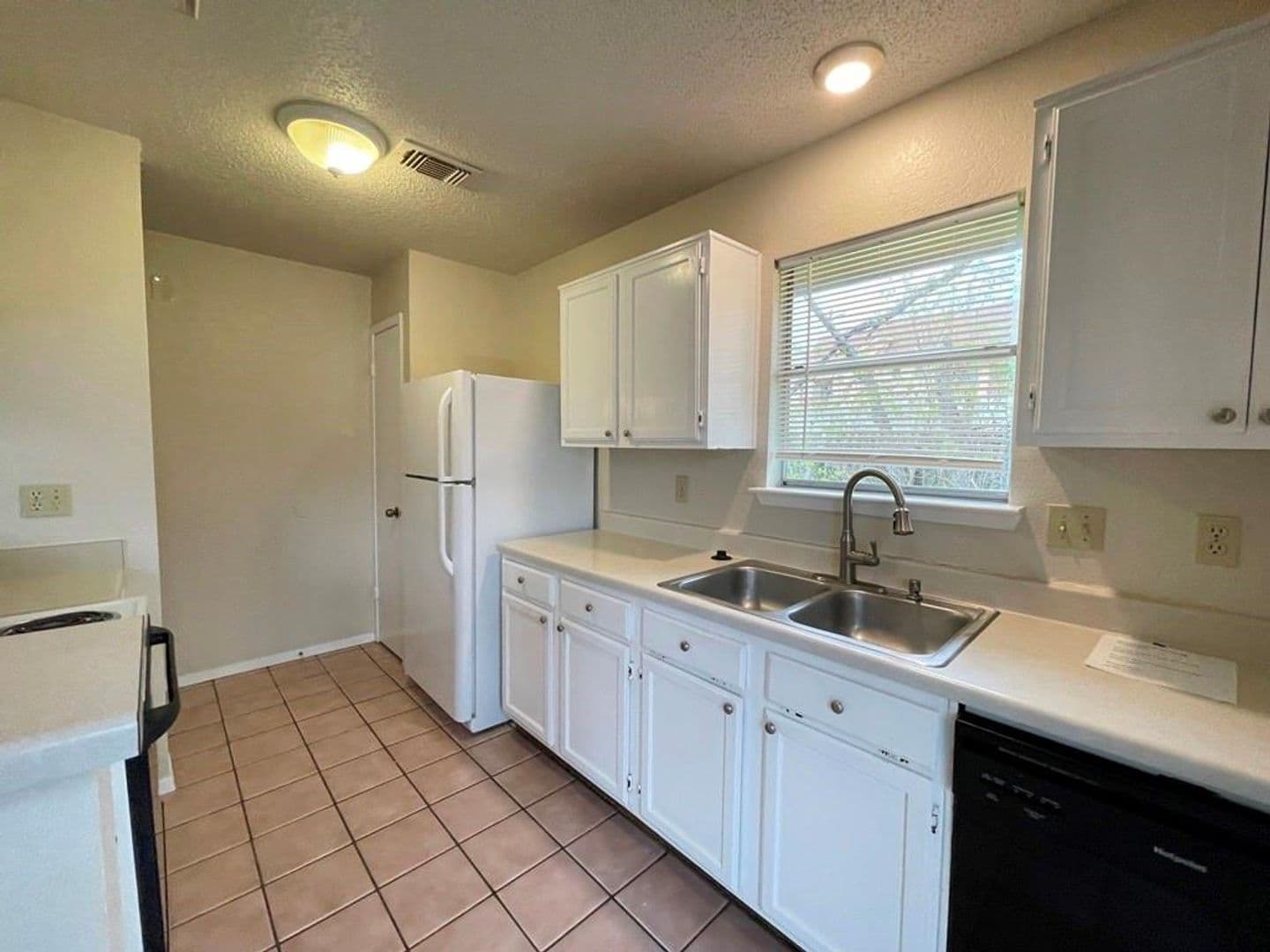 Austin House: 16719 Whitebrush Loop