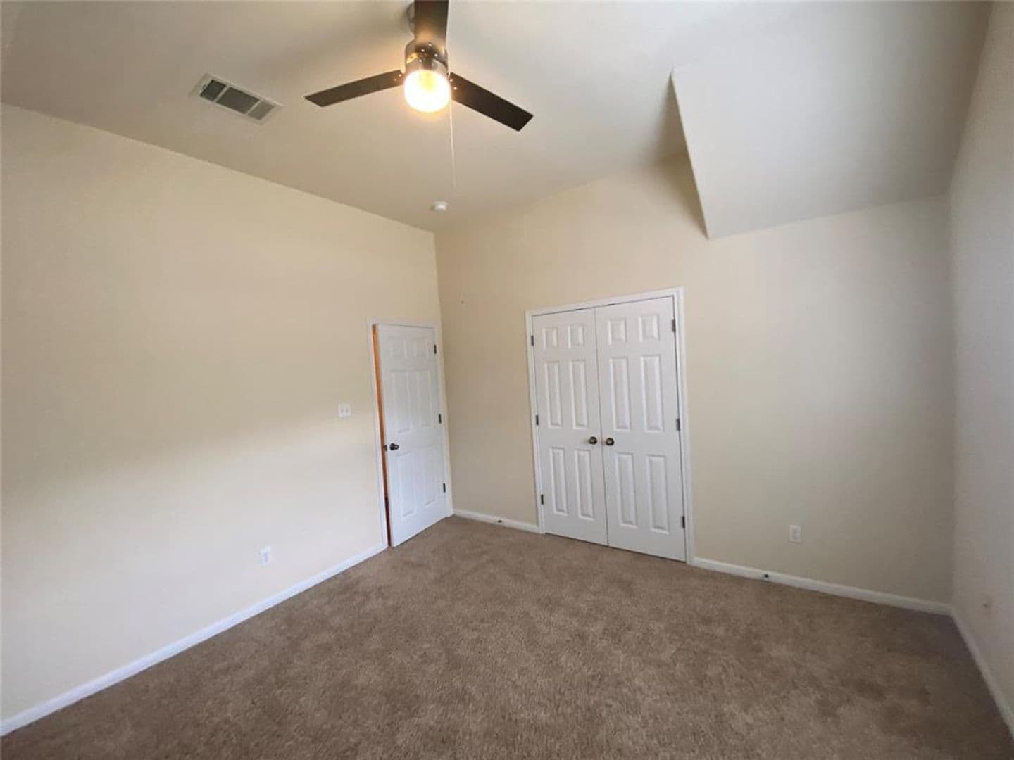 Round Rock House: 1002 Mesquite Hollow Pl.