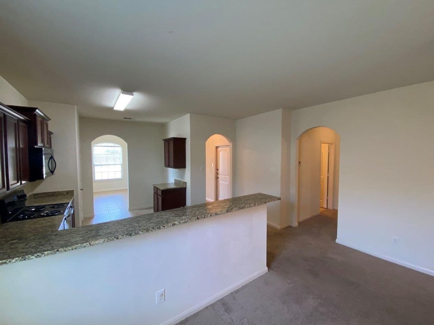 Jarrell House: 408 Farmer Ln