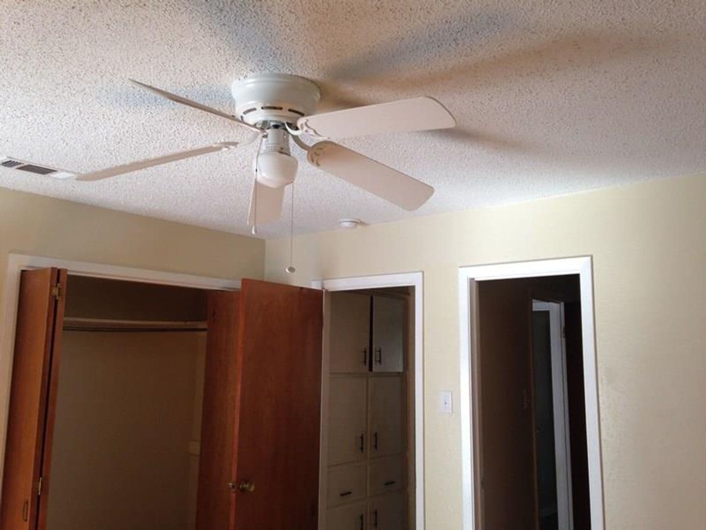 Round Rock Apartment: 1305 Glenda Dr.