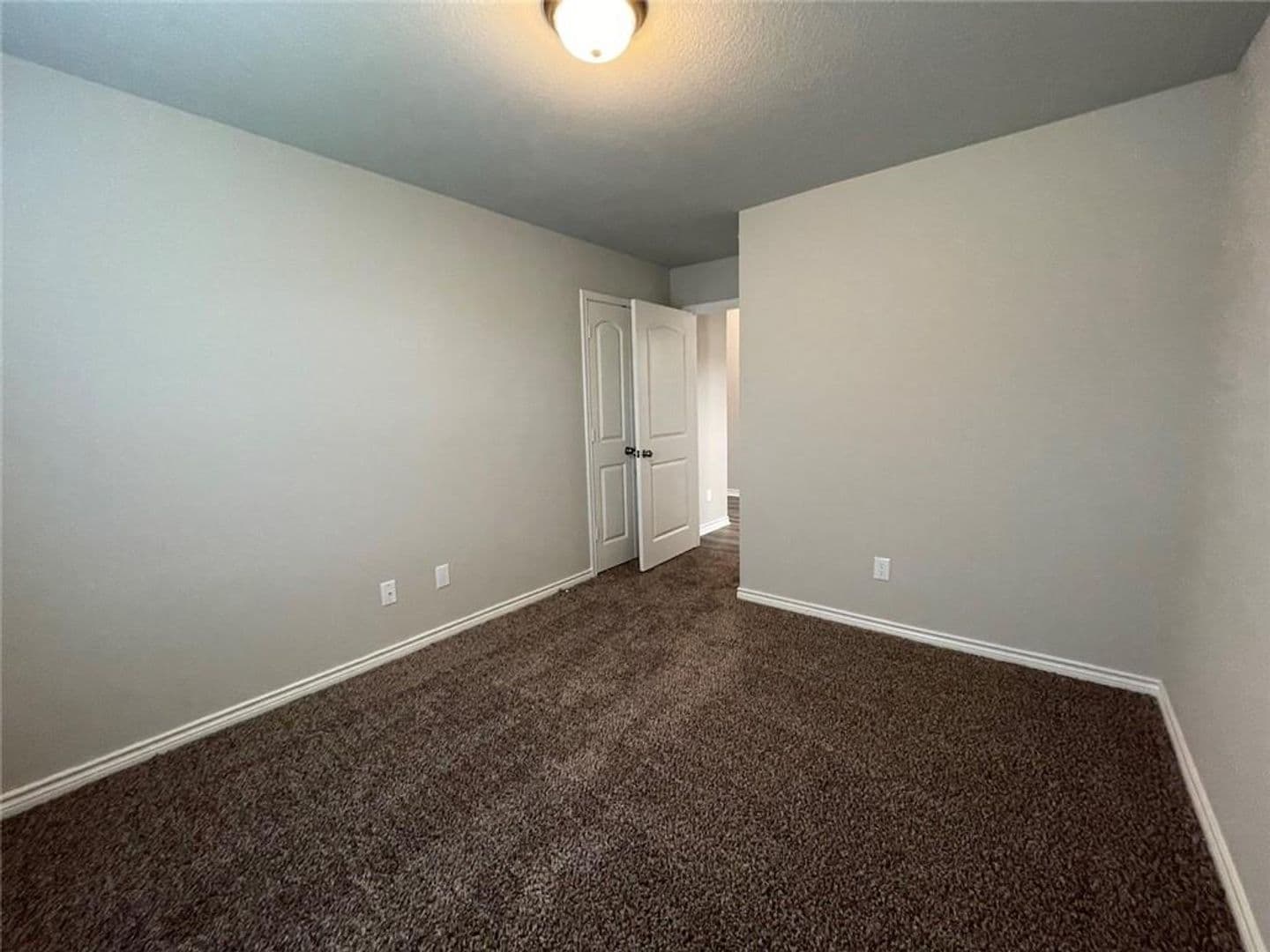 Temple House: 806 Hollyhock Dr