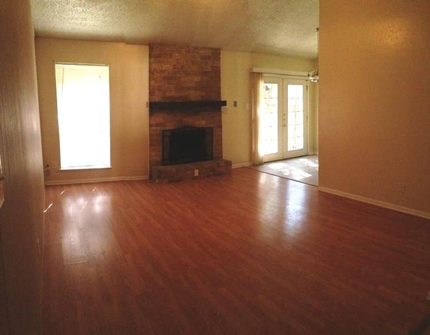 Round Rock Apartment: 1305 Glenda Dr.
