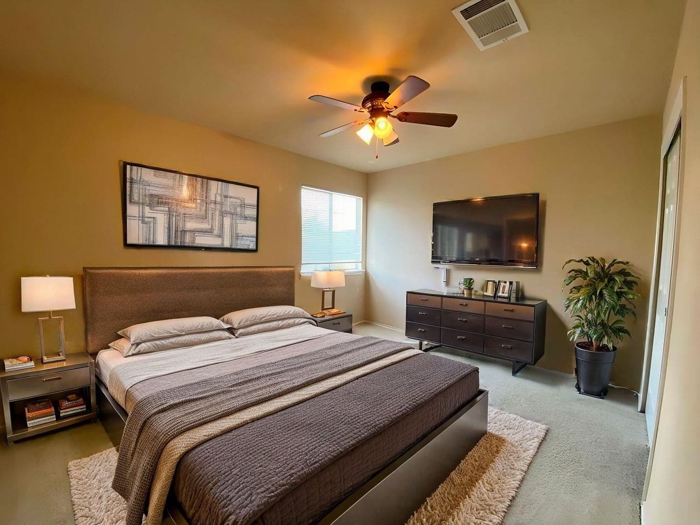 Leander House: 1005 Gentry Dr.