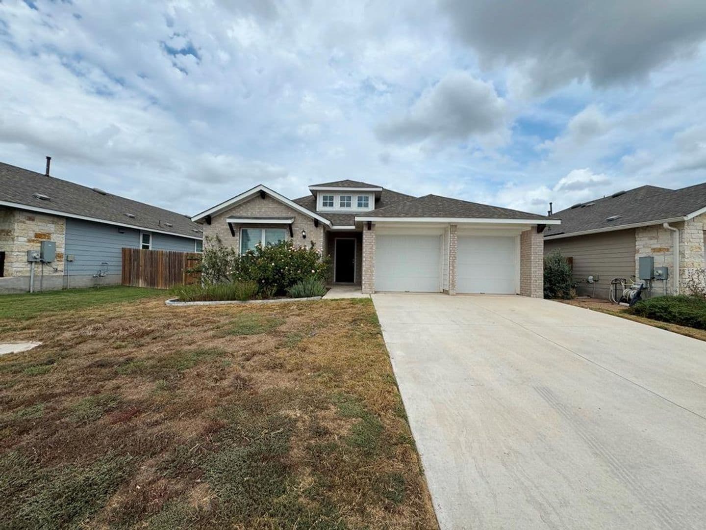 Bastrop House: 106 Watercourse Way