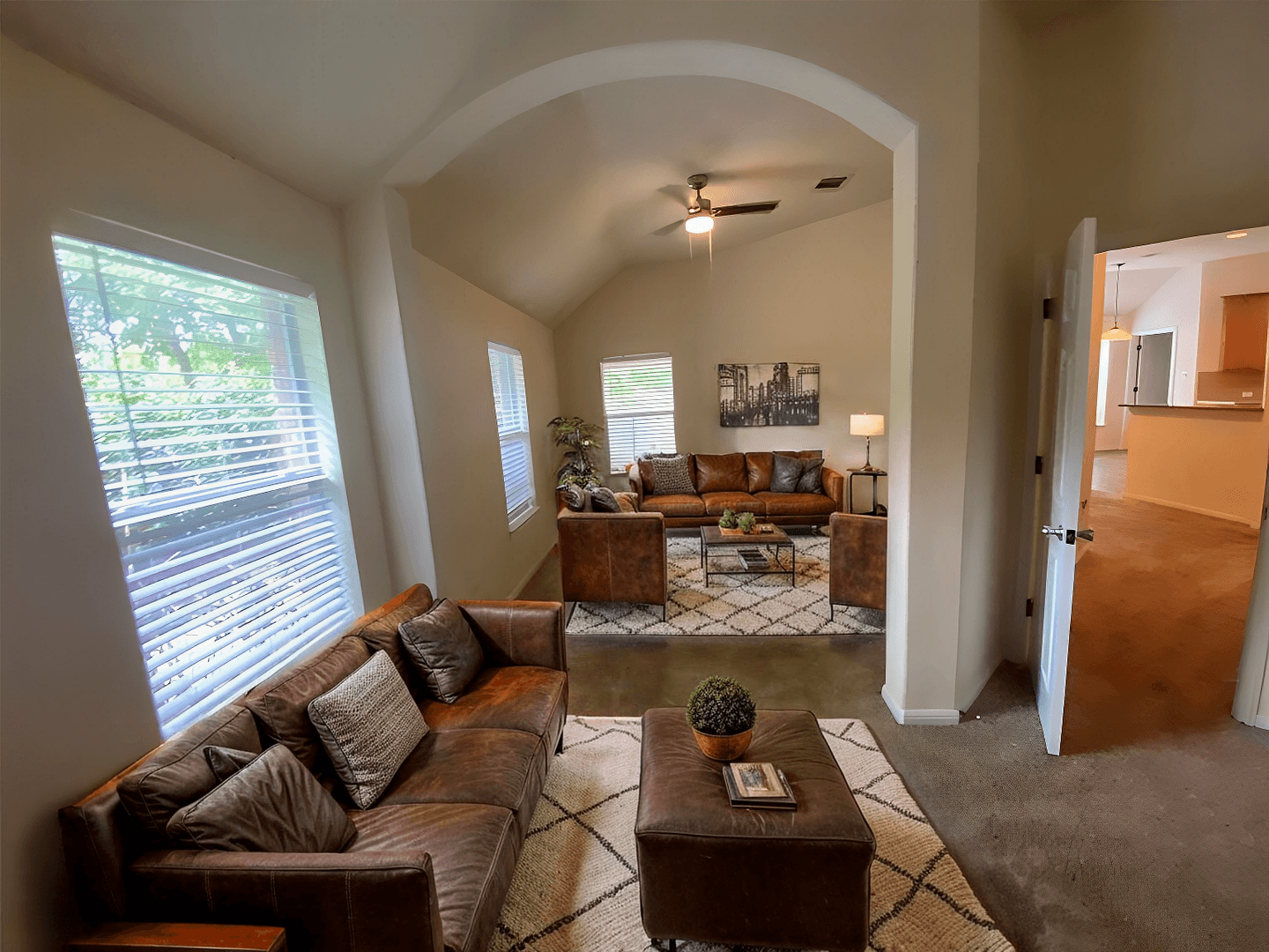 Round Rock House: 1002 Mesquite Hollow Pl.
