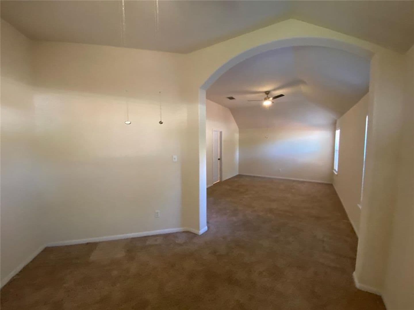 Round Rock House: 1002 Mesquite Hollow Pl.