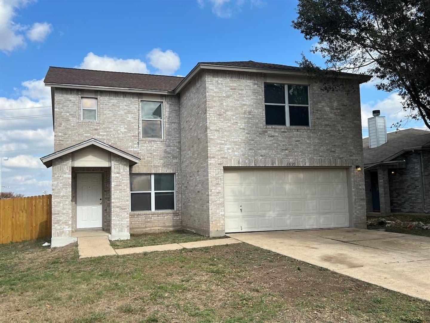 Del Valle House: 13120 Dearbonne Dr