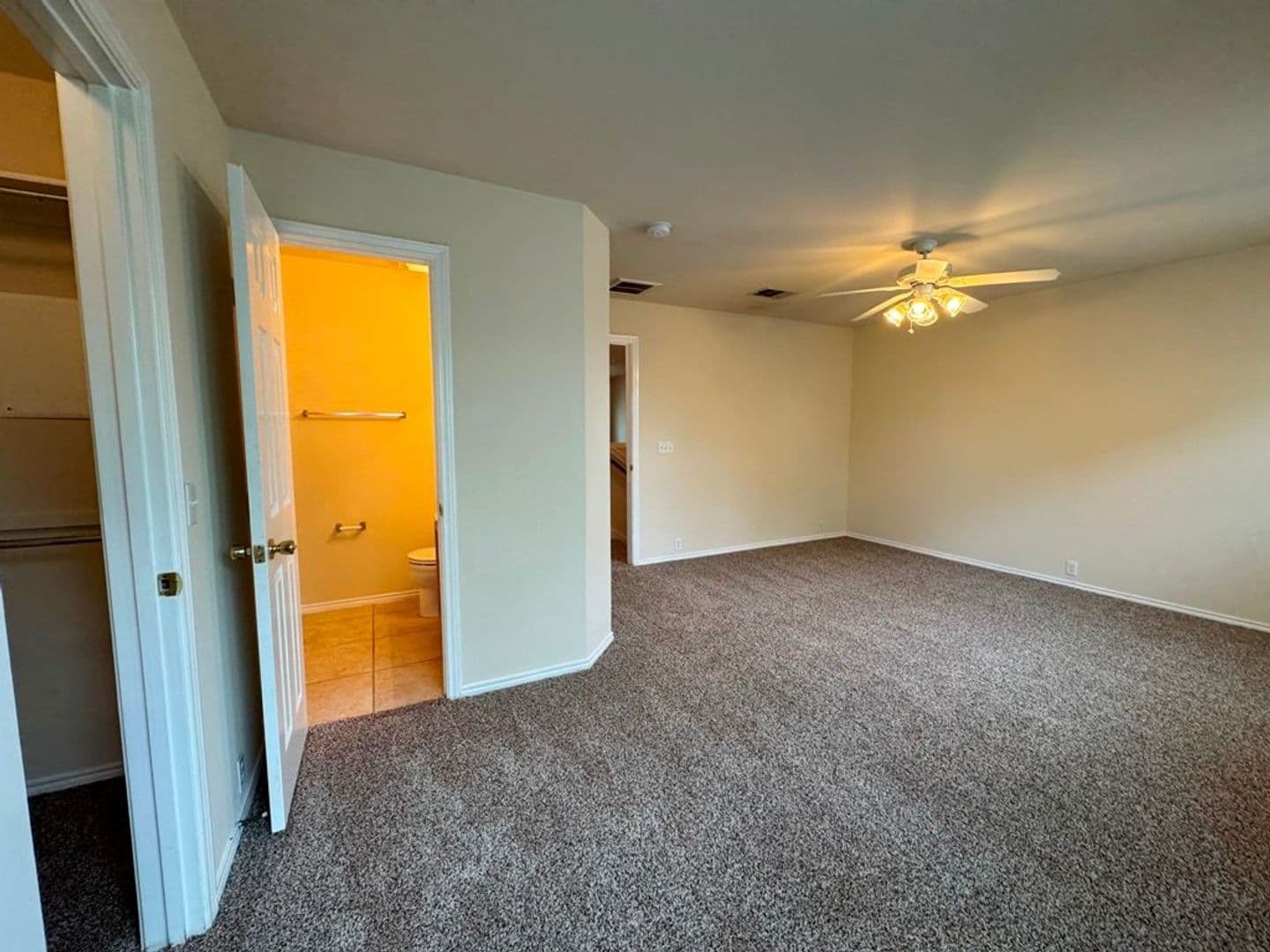 Kyle Apartment: 251A Utterback