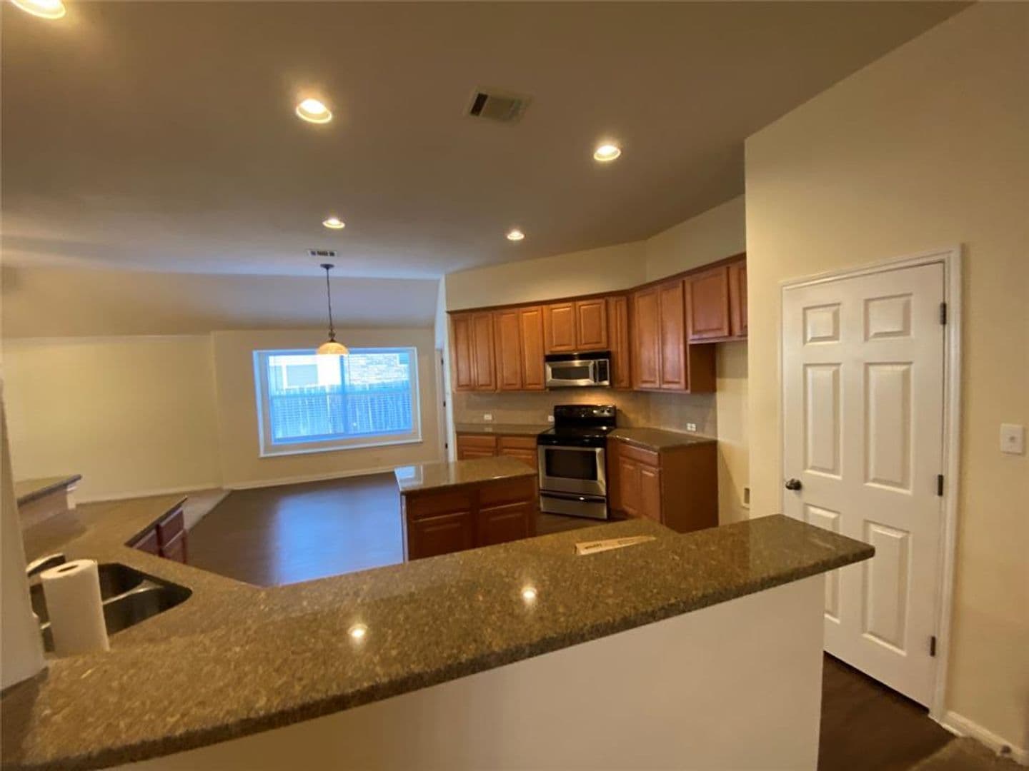 Round Rock House: 1002 Mesquite Hollow Pl.