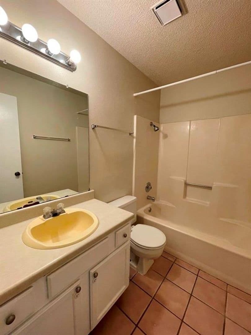Austin House: 16719 Whitebrush Loop