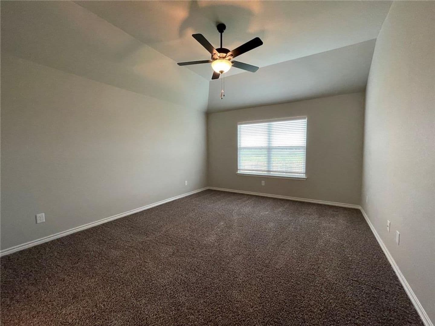 Temple House: 806 Hollyhock Dr