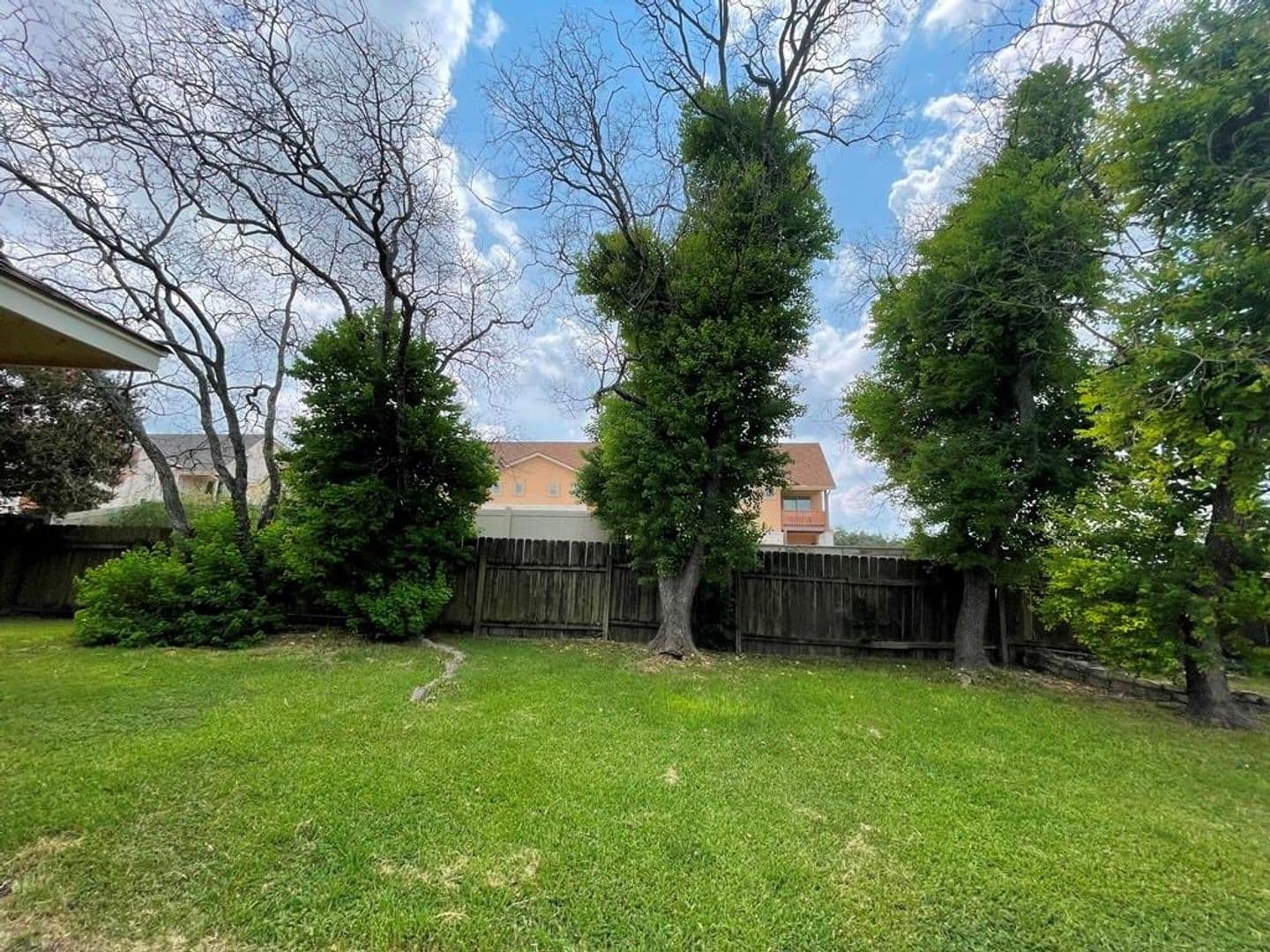 Austin House: 16719 Whitebrush Loop