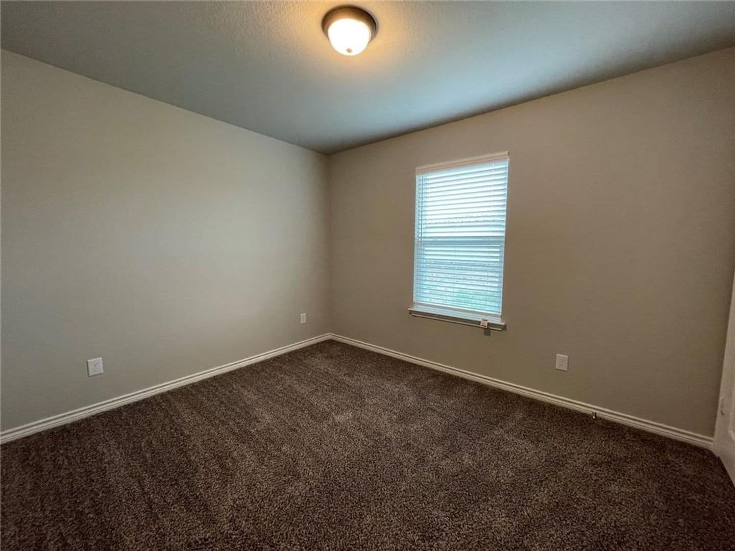 Temple House: 806 Hollyhock Dr