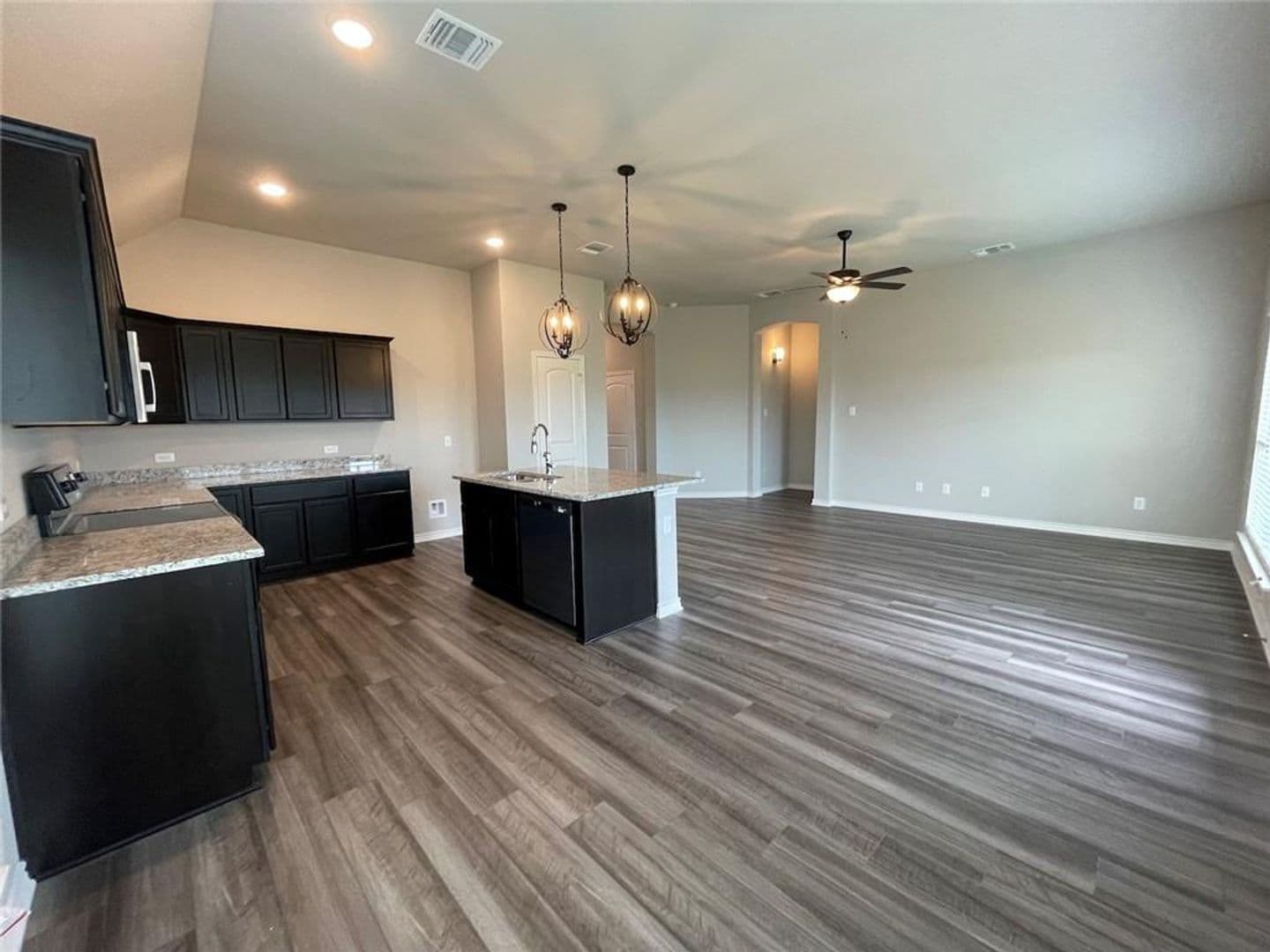 Temple House: 806 Hollyhock Dr