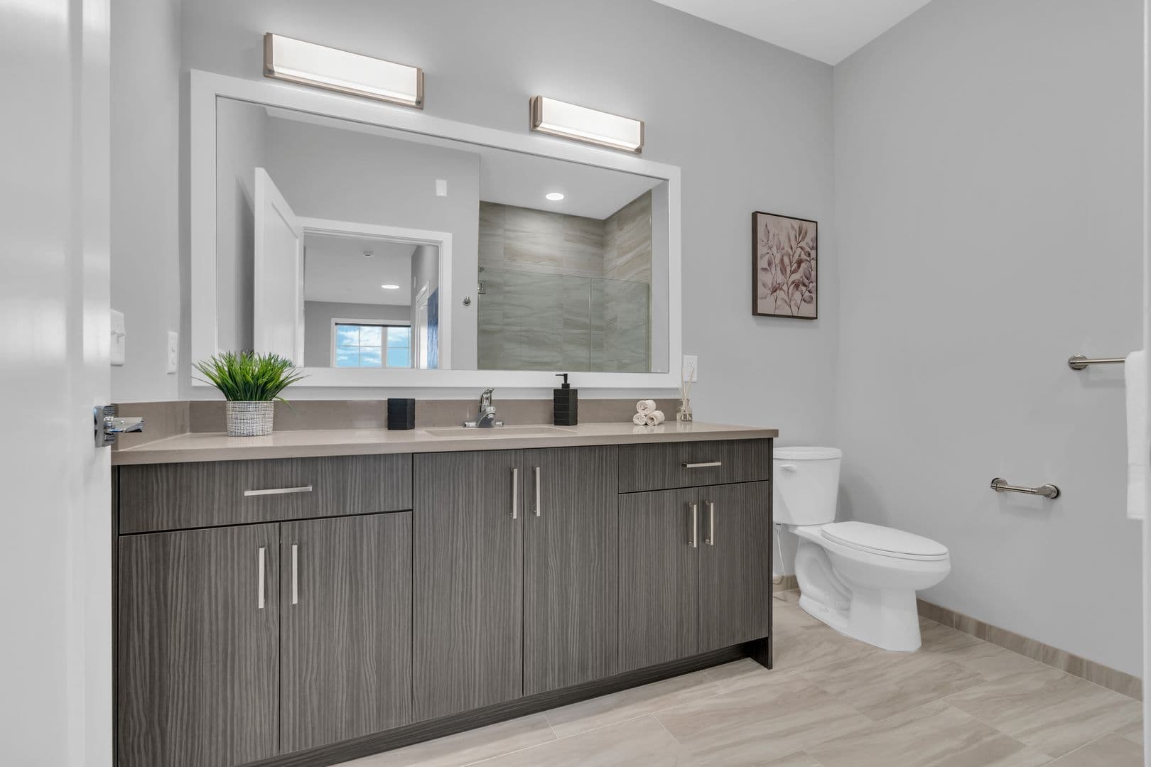 Union Apartment: 946 Stuyvesant Avenue