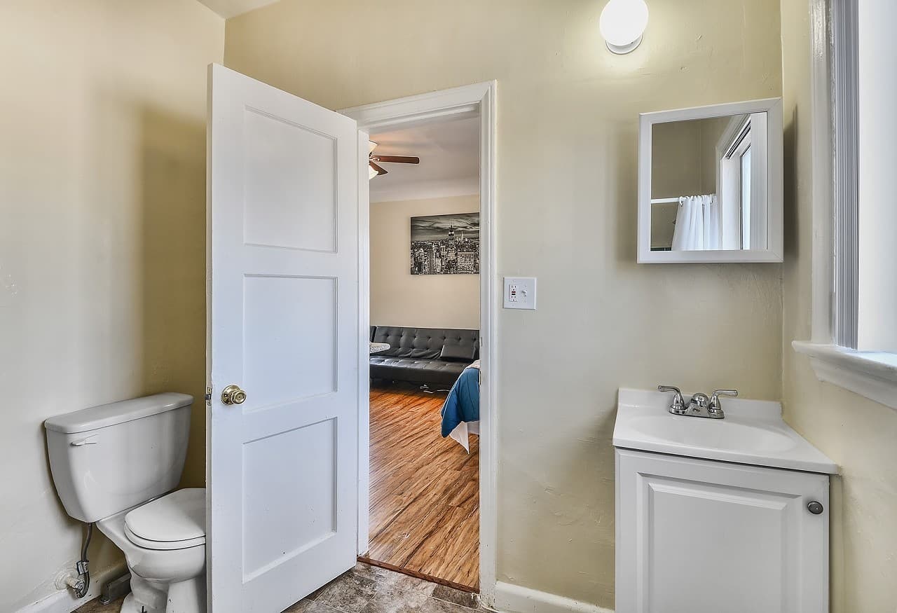 Los Angeles Apartment: 725 S Alvarado Street