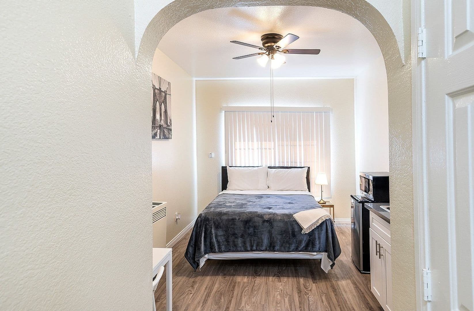 Los Angeles Apartment: 150 N Soto Street